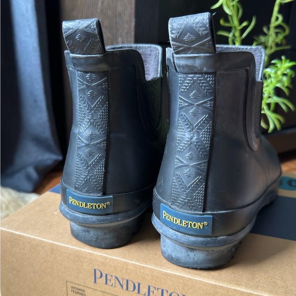 Pendleton ankle rain booties ☔️ - Picture 3 of 6